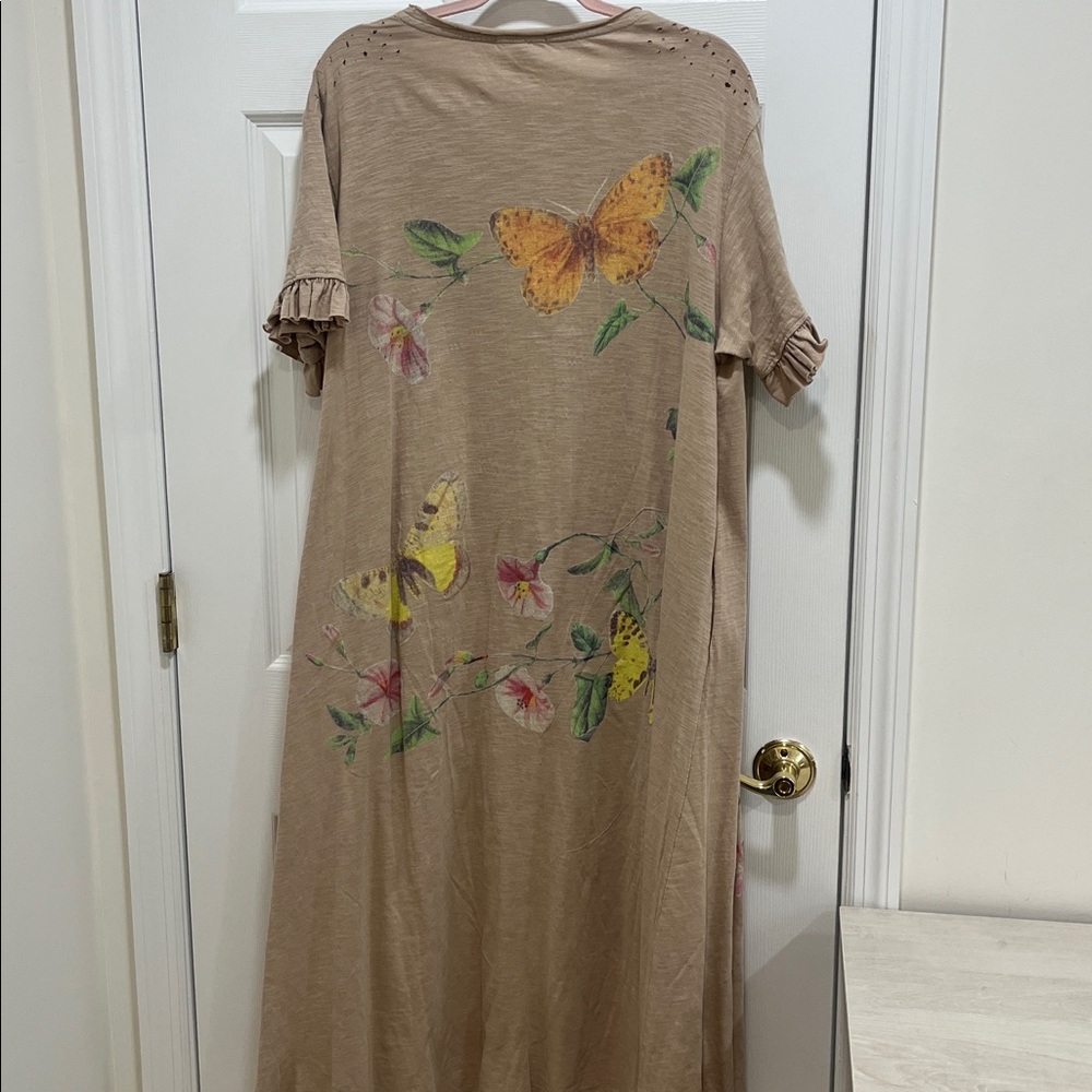 Beautiful cream dress. It’s brand new with tags on it. - Picture 5 of 6